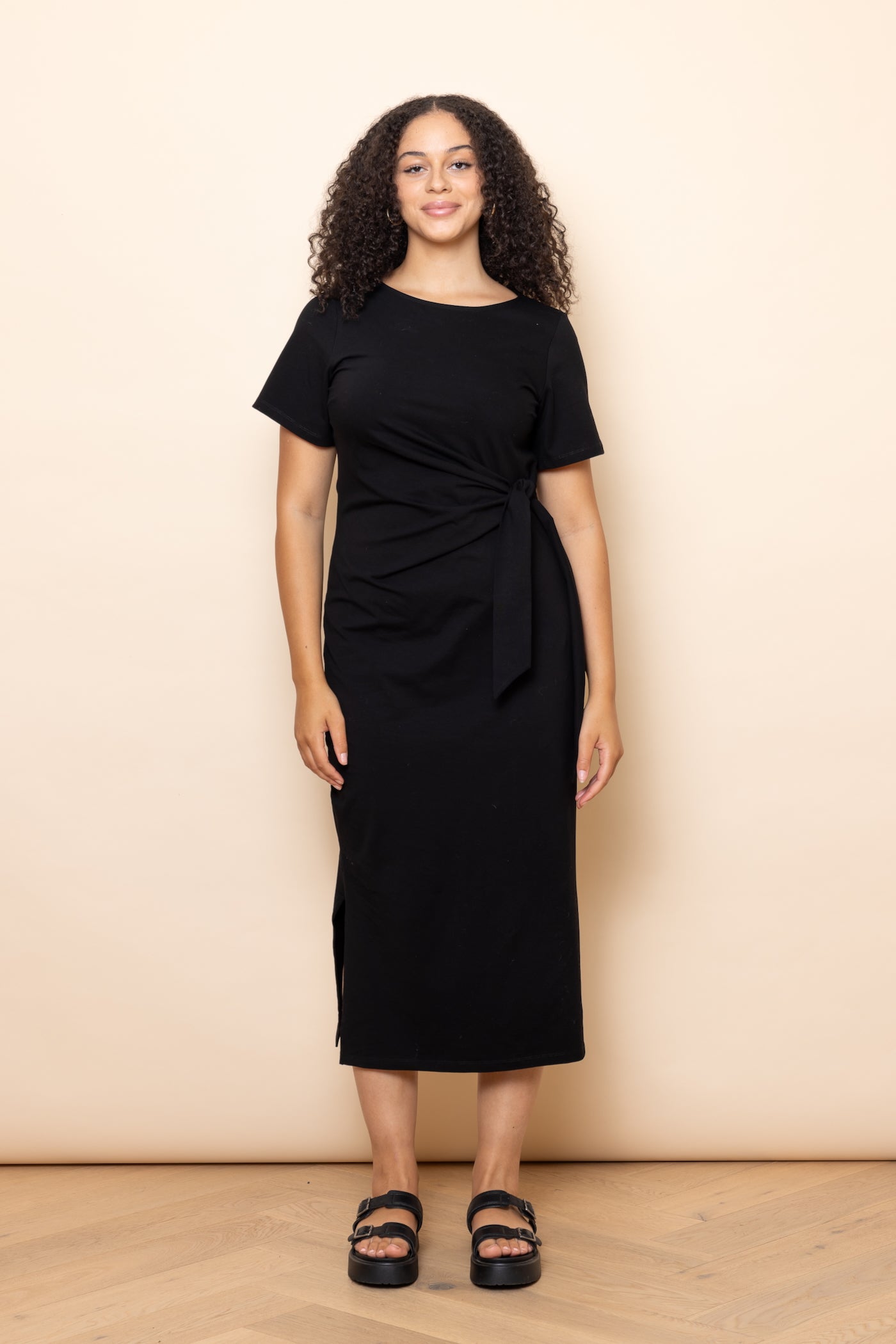 BLACK Stretch Tie-Waist Dress – Frock Me Out