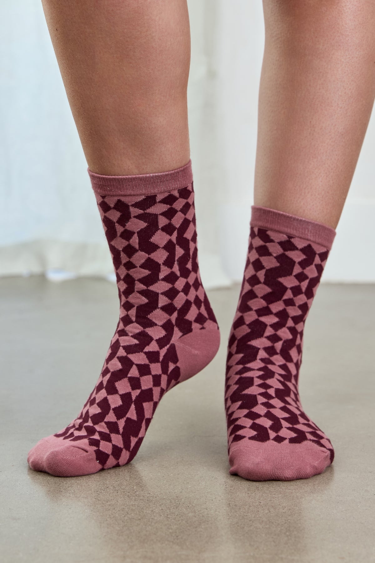 BURGUNDY MINI GEO Socks