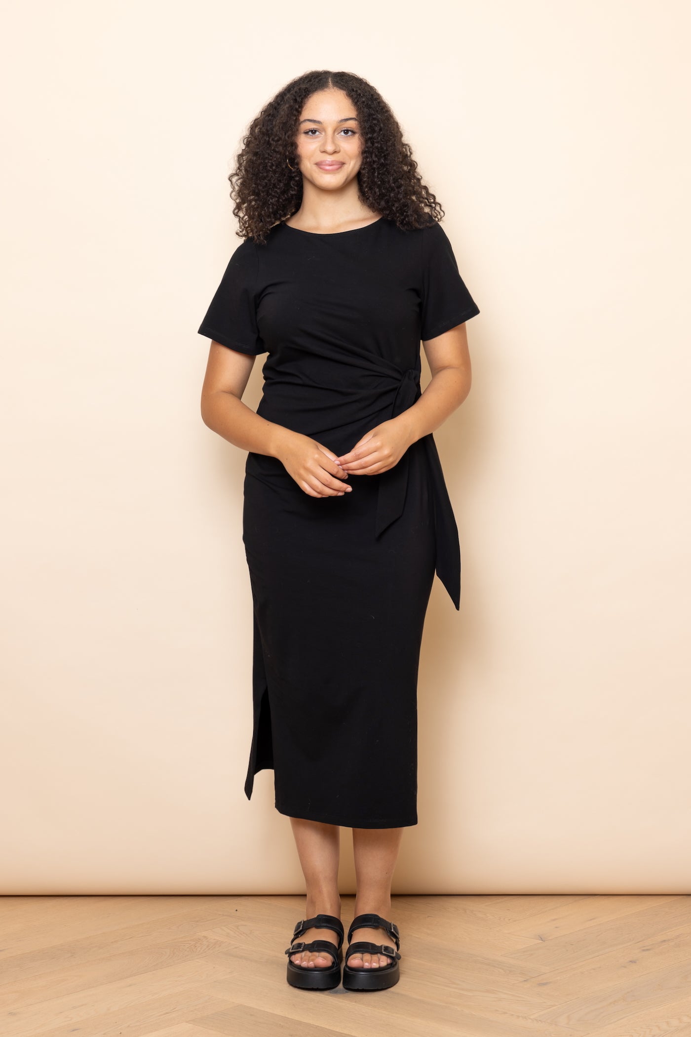 BLACK Stretch Tie-Waist Dress