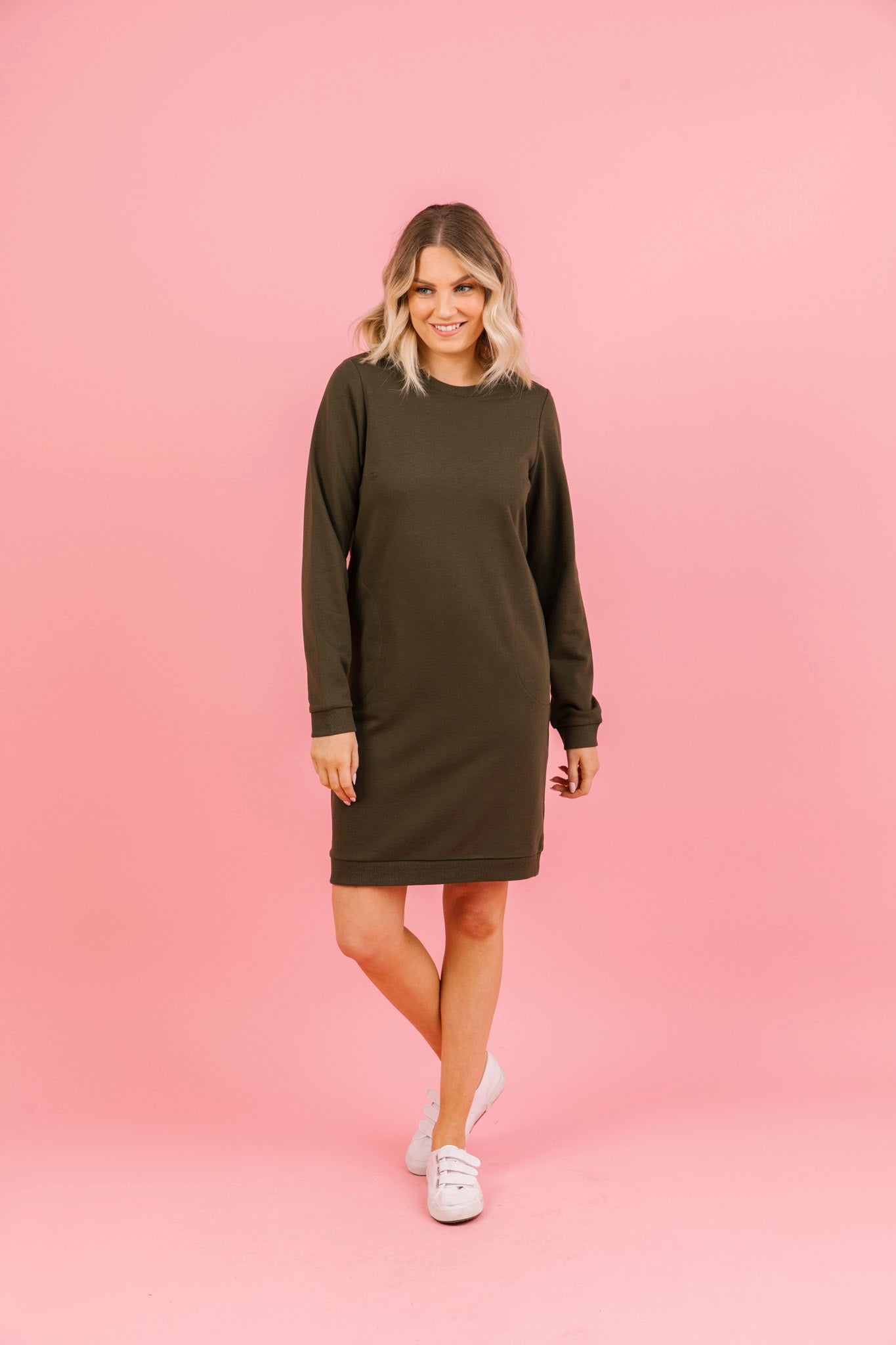 Green long hotsell sleeve sweater dress
