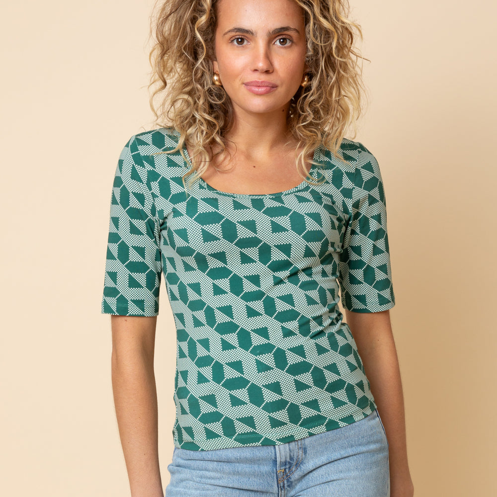 
                      
                        ZIG ZAG Scoop Neck Elbow Sleeve Top
                      
                    