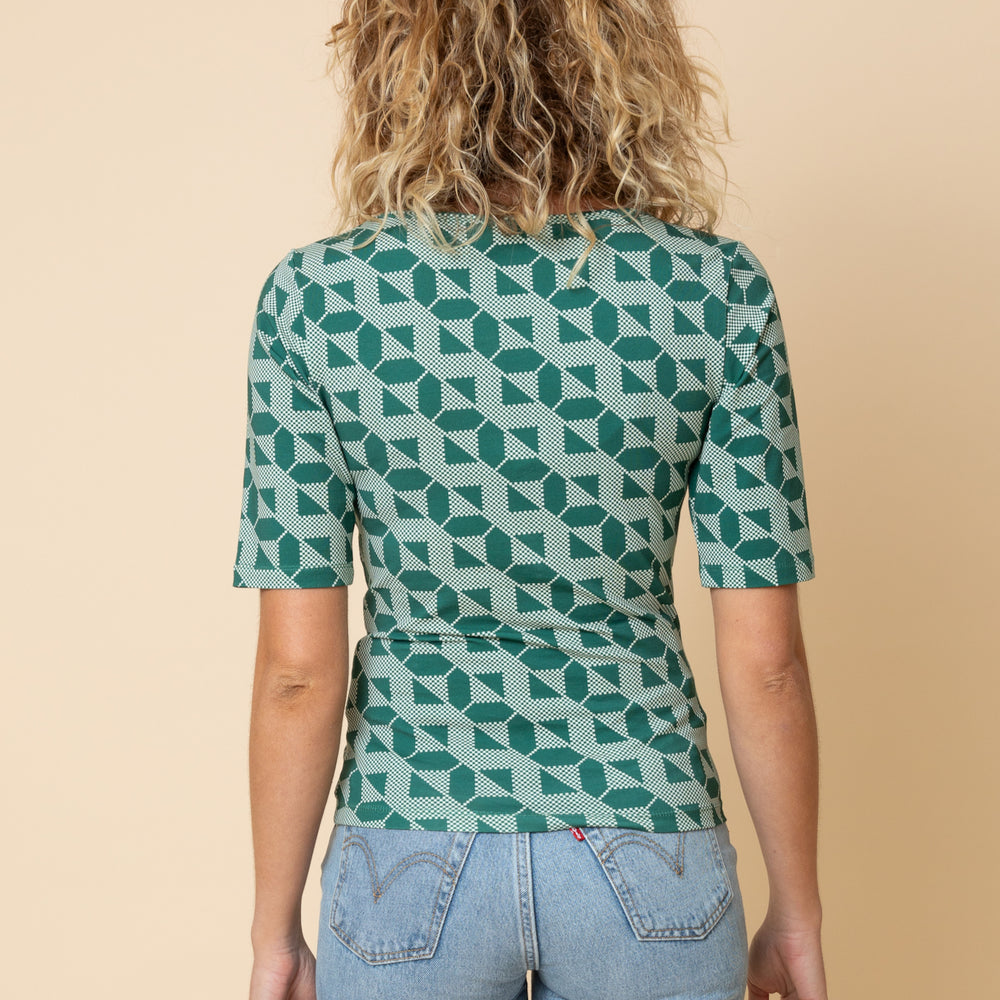 
                      
                        ZIG ZAG Scoop Neck Elbow Sleeve Top
                      
                    