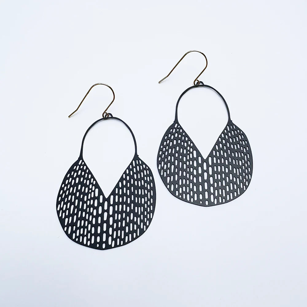 CALLISIA Earrings in Black