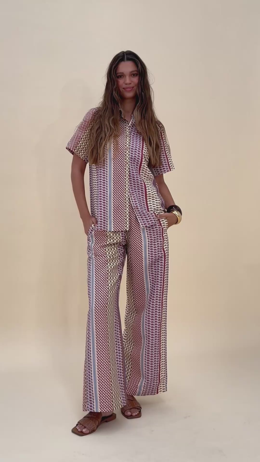 Woman wearing Frock Me Out Resort Mod Shirt