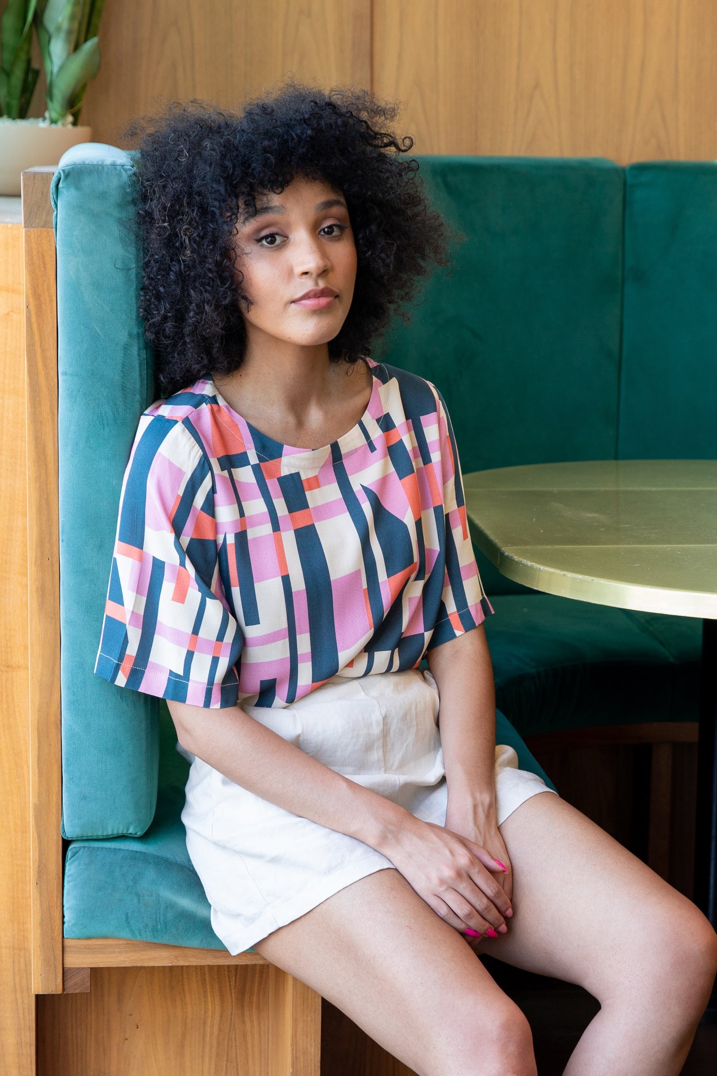 CONNECTED Elbow Sleeve Top